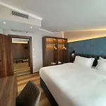 Klajdi & Hotel 5*