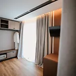 Klajdi & Hotell Golem (Tirana)