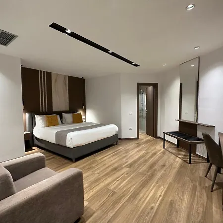 Klajdi & Golem (Tirana)