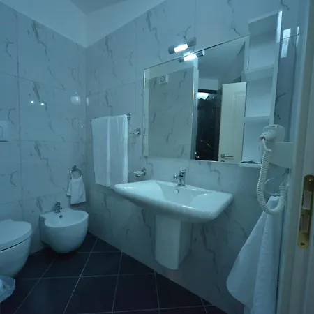 Klajdi & 5* Golem (Tirana)