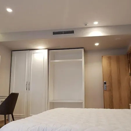 Klajdi & Szálloda 5*