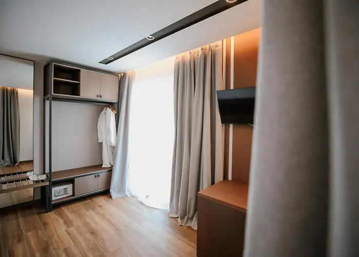 Klajdi & 酒店 格勒姆