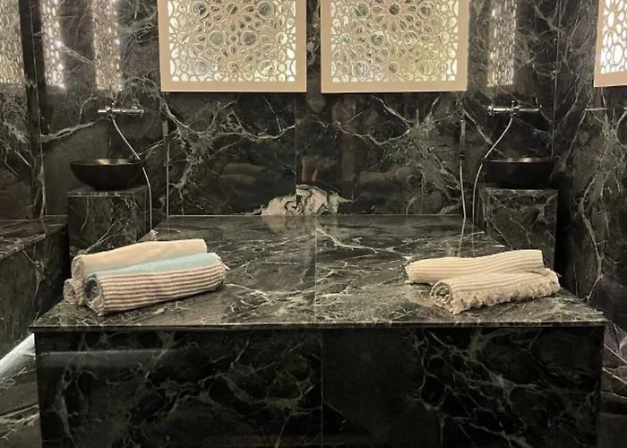 Klajdi & 5* 格勒姆