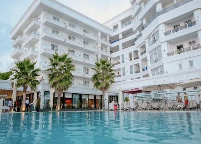 Klajdi & 호텔 골렘